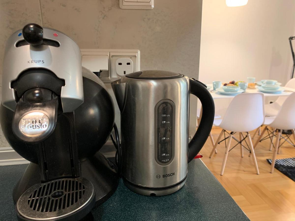 Modern 1br Flat In Heart Of With Parking Appartement *