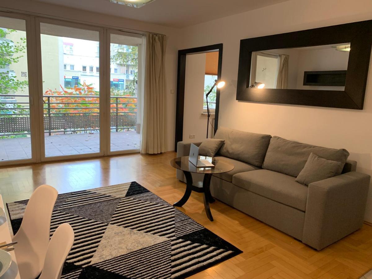 Modern 1br Flat In Heart Of With Parking Appartement