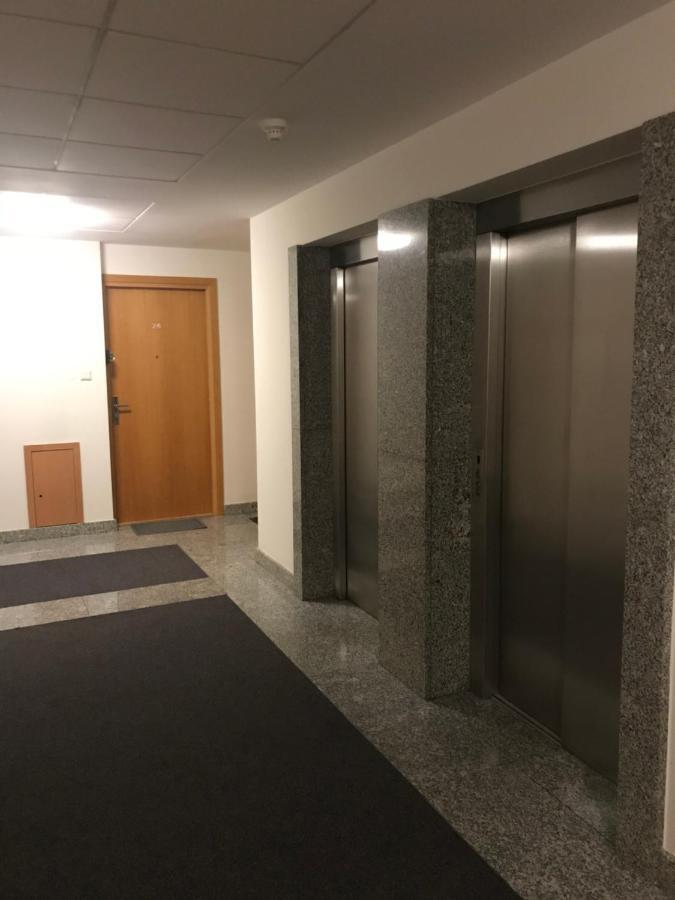 Modern 1br Flat In Heart Of With Parking Appartement *