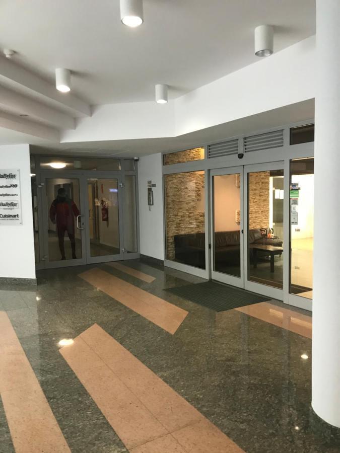 Modern 1br Flat In Heart Of With Parking Appartement Warschau