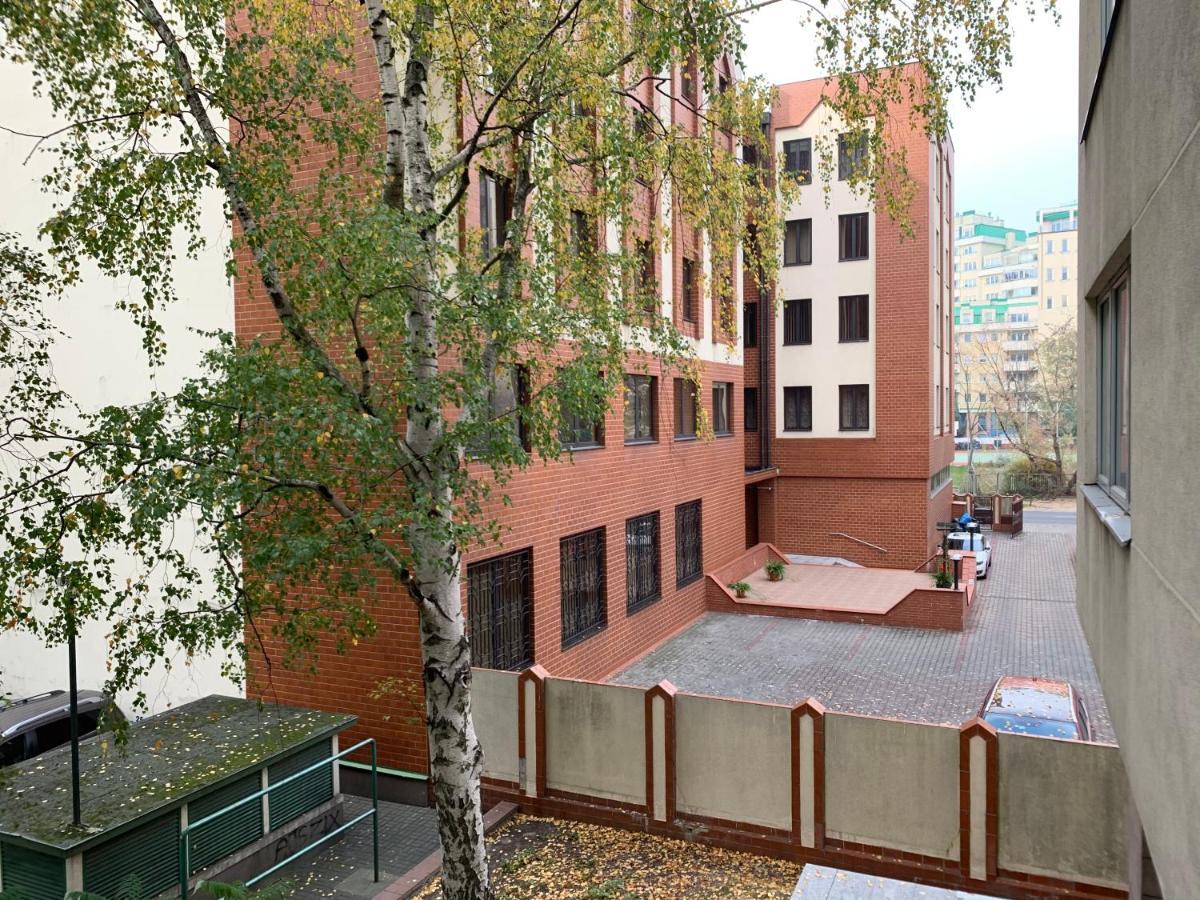 Modern 1br Flat In Heart Of With Parking Appartement Warschau
