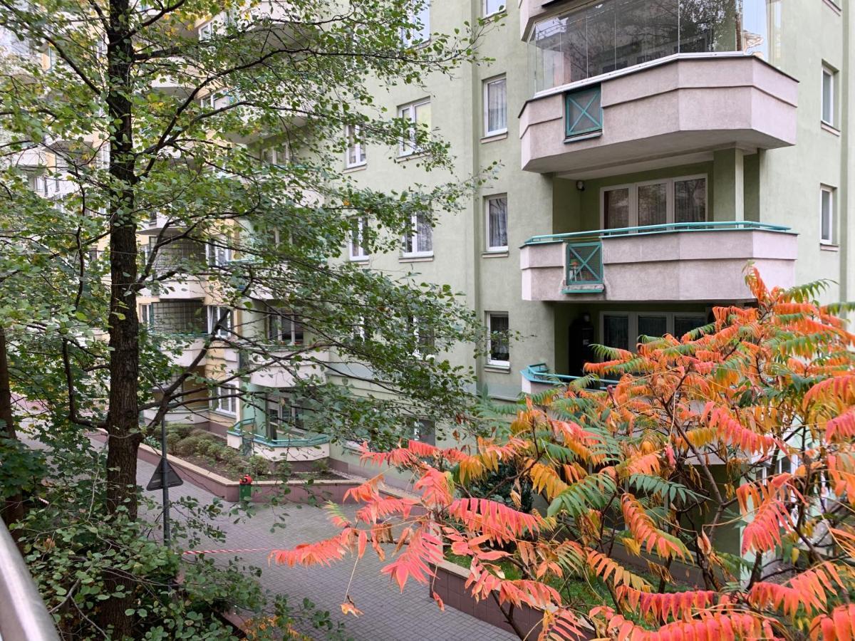 Modern 1br Flat In Heart Of With Parking Appartement